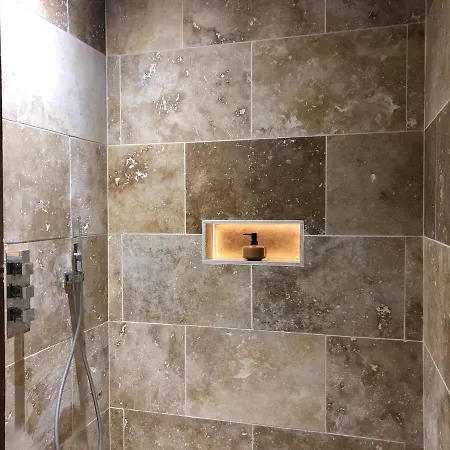Luxury Suite, Spa, Cinema, Et Douche Xxl A شقة شوليه